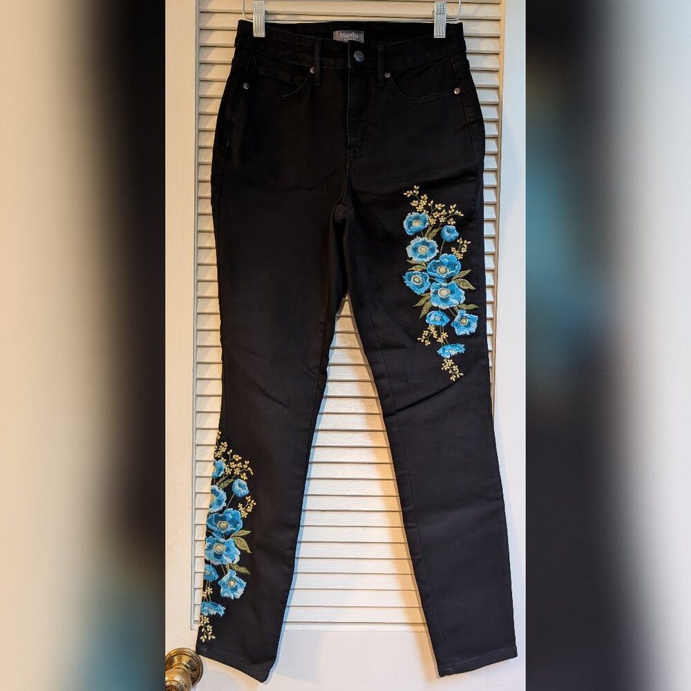 NWOT Martha Stewart Embroidered Flower Black Skinny Jeans | Size 0